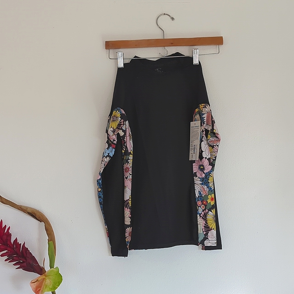 Oniell NWT Rashguard